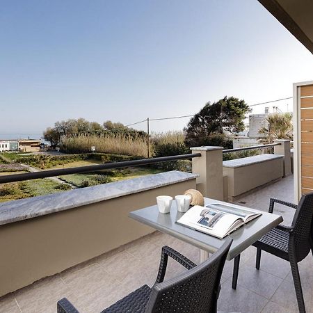 Yiannis Apartments Adelianos Kampos Exterior photo