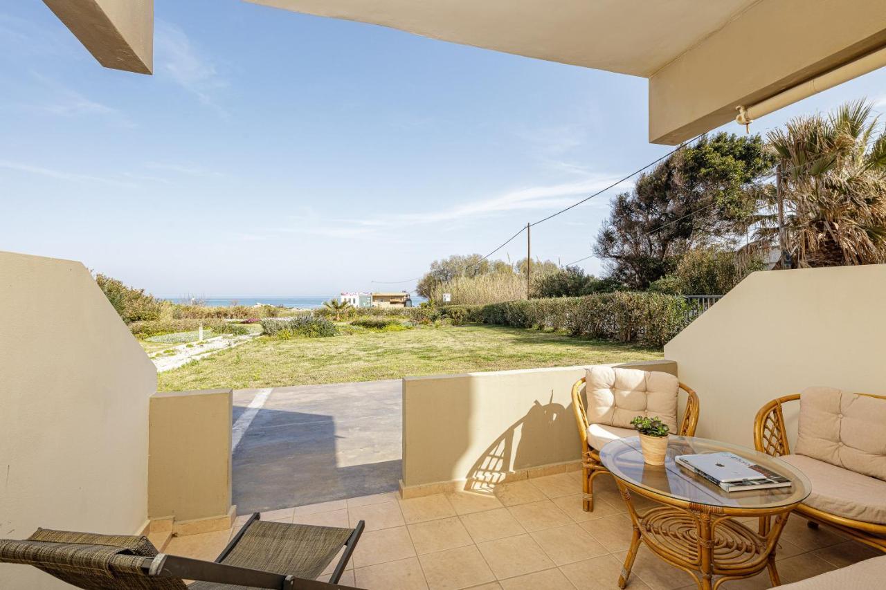 Yiannis Apartments Adelianos Kampos Exterior photo