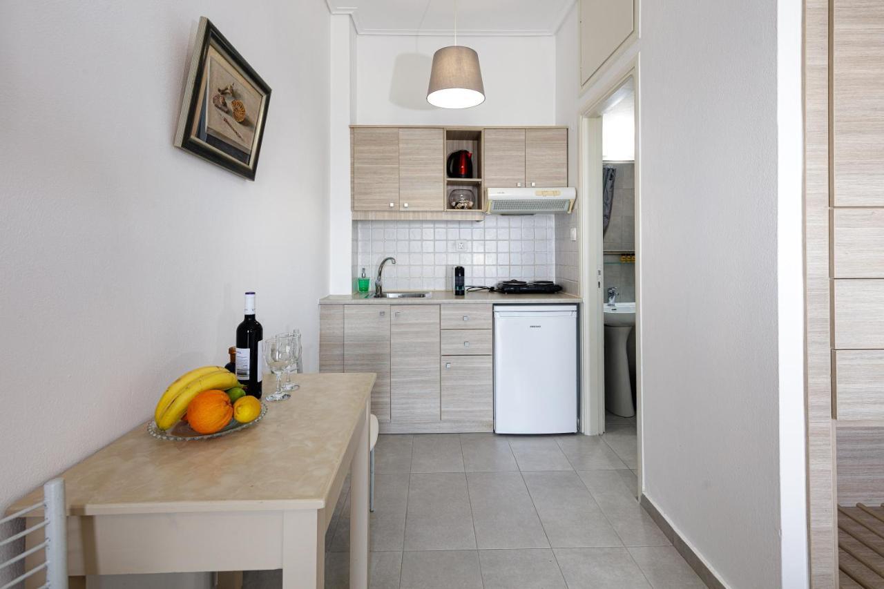 Yiannis Apartments Adelianos Kampos Exterior photo