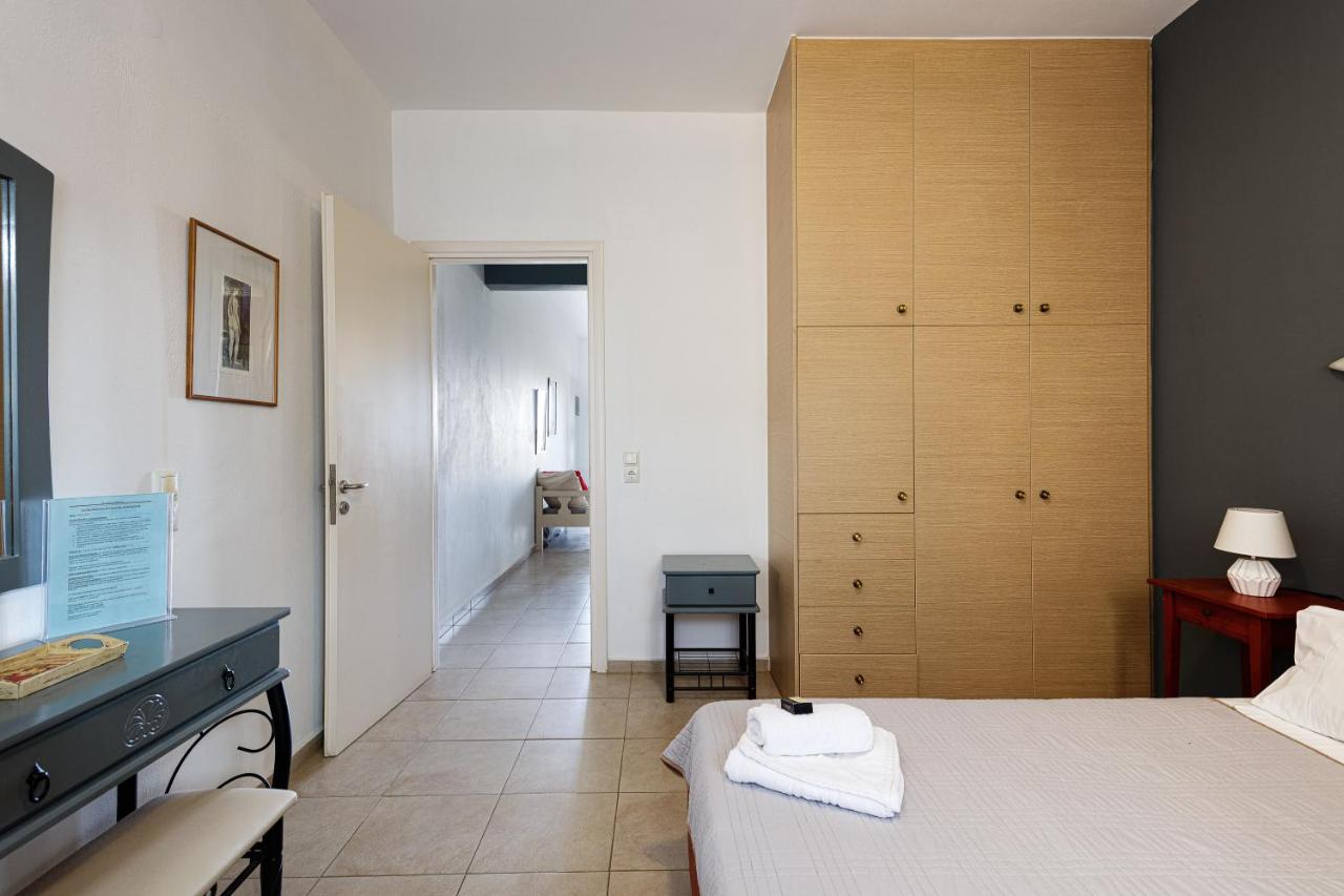 Yiannis Apartments Adelianos Kampos Exterior photo