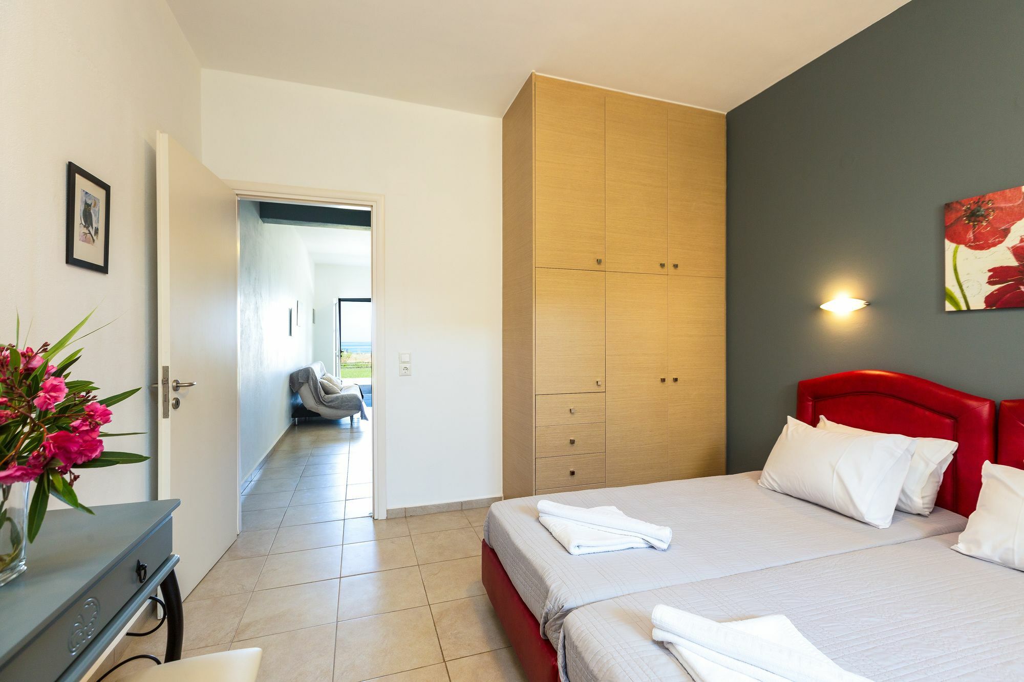 Yiannis Apartments Adelianos Kampos Exterior photo