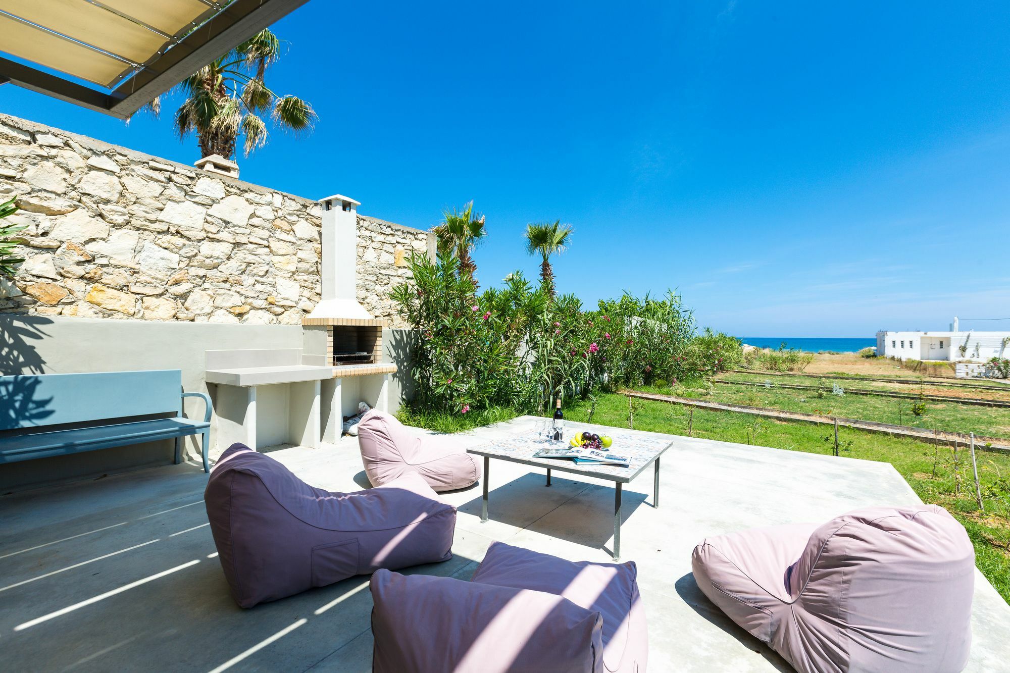Yiannis Apartments Adelianos Kampos Exterior photo