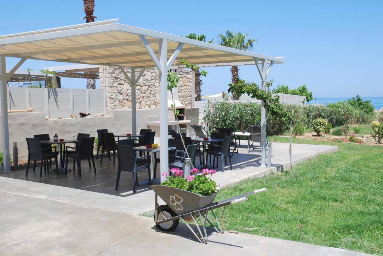 Yiannis Apartments Adelianos Kampos Exterior photo